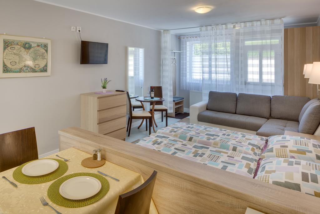 Líbeznice Apartements Studio 964 מראה חיצוני תמונה