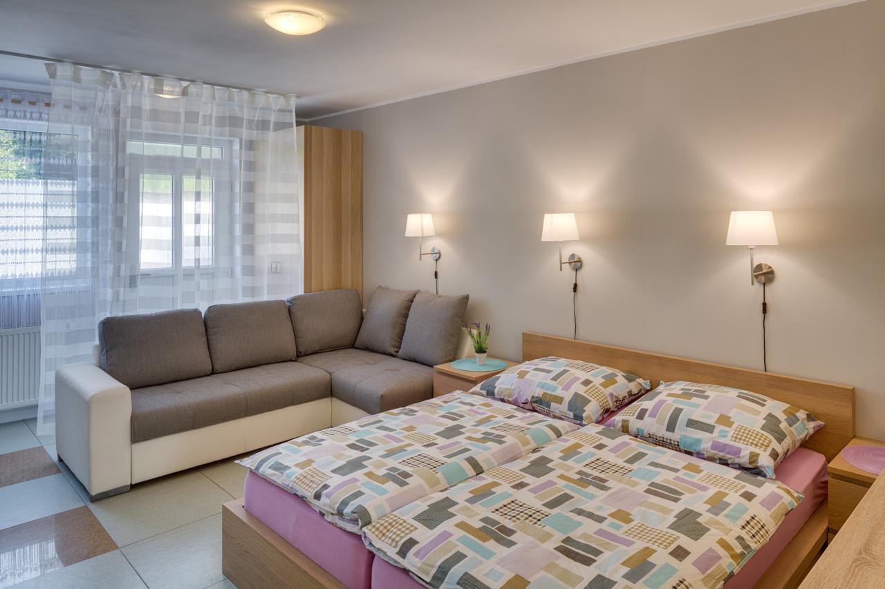 Líbeznice Apartements Studio 964 מראה חיצוני תמונה