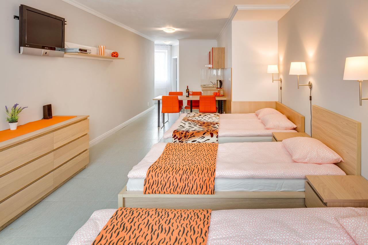 Líbeznice Apartements Studio 964 מראה חיצוני תמונה
